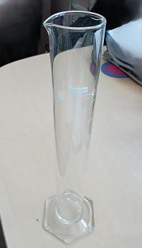 Уценка: Цилиндр мерный 1-500-2, 500 мл, со стеклянным основанием, с носиком, белая шкала, (ГОСТ 1770-74), скол Уценка: Цилиндр мерный 1-500-2, 500 мл, со стеклянным основанием, с носиком, белая шкала, (ГОСТ 1770-74), скол