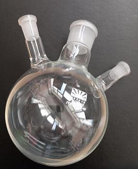 Уценка: Колба трехгорлая КГУ-3-1-500, 500 мл, шлифы 29/32-14/23-14/23, микросколы края шлифа Уценка: Колба трехгорлая КГУ-3-1-500, 500 мл, шлифы 29/32-14/23-14/23, микросколы края шлифа