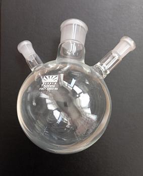 Уценка: Колба трехгорлая КГУ-3-1-500, 500 мл, шлифы 29/32-14/23-14/23, трещина Уценка: Колба трехгорлая КГУ-3-1-500, 500 мл, шлифы 29/32-14/23-14/23, трещина