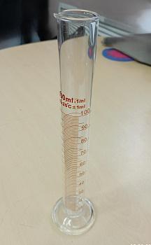 Уценка: Цилиндр мерный 1-100-2, 100 мл, со стеклянным основанием, с носиком, (ГОСТ 1770-74), скол Уценка: Цилиндр мерный 1-100-2, 100 мл, со стеклянным основанием, с носиком, (ГОСТ 1770-74), скол