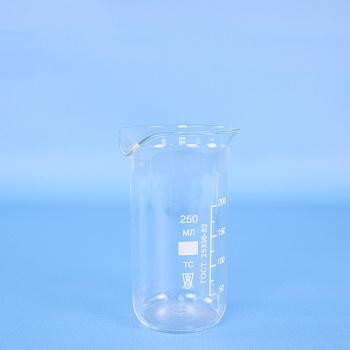 Уценка Стакан лабораторный высокий В-1-250, 250 мл, с носиком (ГОСТ 25336-82) , скол Уценка Стакан лабораторный высокий В-1-250, 250 мл, с носиком (ГОСТ 25336-82) , скол