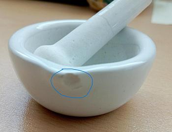 Уценка: Ступка с пестиком 5drops, диаметр 60 мм, фарфор, скол ступки боковой Уценка: Ступка с пестиком 5drops, диаметр 60 мм, фарфор, скол ступки боковой